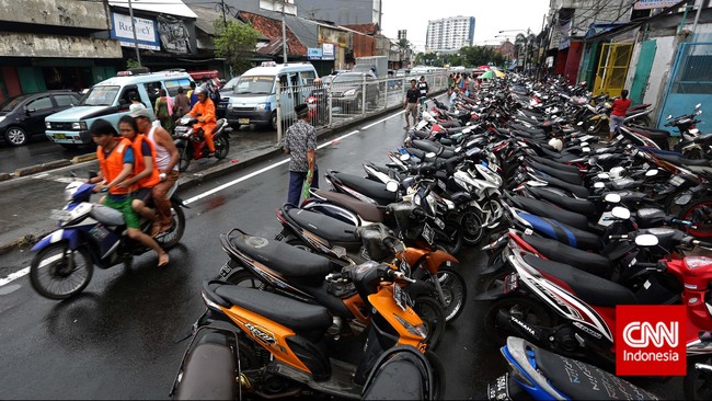 Proses penggusuran rencananya akan dipimpin langsung oleh Wali Kota Jakarta Timur Bambang Musyawardhana.