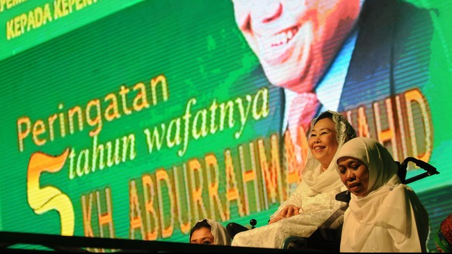Almarhum Gus Dur pernah menyatakan saat berkampanye untuk Ahok-Eko Cahyono pada 2007. Urusan ras dan agama tak berhubungan dengan jabatan gubernur.