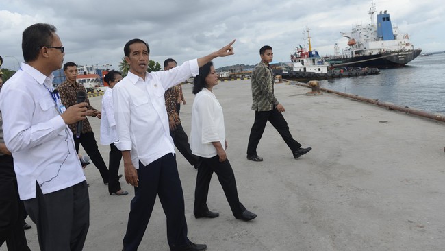 Pelabuhan Sorong akan dijadikan penopang kawasan ekonomi khusus yang akan dibangun pemerintah di Papua Barat.