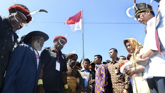 Pemerintah dinilai tak menganggap masyarakat adat sebagai bagian dari aparatur negara yang juga berhak mengelola dana desa.