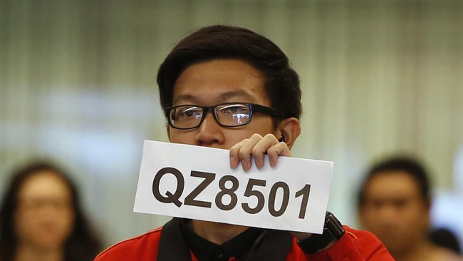 Menhub Ignasius Jonan menegaskan dalam UU tidak dikenal low cost carrier (LCC) sehingga peraturan penetapan batas berlaku untuk semua kelas ekonomi.