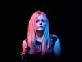 Setelah Diagnosis Lyme, Avril Lavigne Ditimpa Perceraian