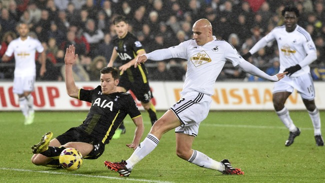 Jonjo Shelvey berkendara semalaman untuk merampungkan kepindahannya dari Swansea City ke Newcastle dengan mahar senilai 12 juta poundsterling.