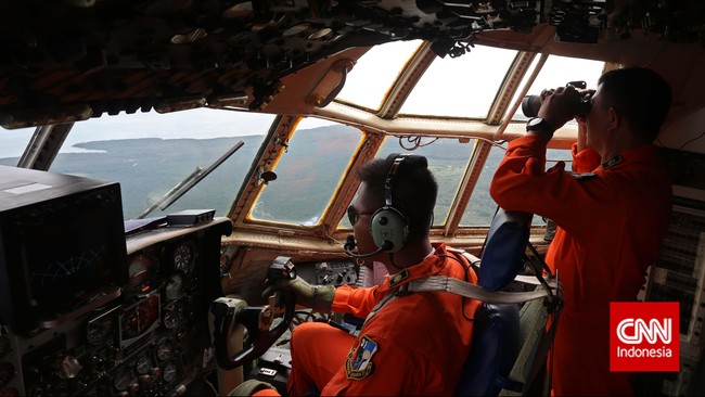 Kadispen TNI AU Marsekal Pertama TNI Hadi Tjahjanto mengimbau agar masyarakat tidak menelan begitu saja berita yang ada mengenai penemuan jasad.