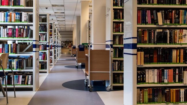 Perpustakaan Mercer County di Lawrenceville, New Jersey, mengungkapkan, seseorang mengembalikan buku setelah 15.958 hari tanggal jatuh tempo pengembalian.