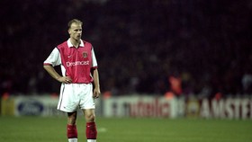 Bergkamp Kandidat Terkuat Latih Swansea