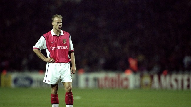 Wayne Rooney kini berada di tempat ketiga bersama Dennis Bergkamp sebagai penyumbang assist terbanyak sepanjang sejarah Liga Inggris.