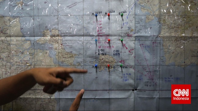 Sektor pencarian terus bertambah sejak hari pertama, Minggu (28/12), ketika QZ8501 hilang kontak. Basarnas dibantu TNI dan Polri, juga negara-negara tetangga.