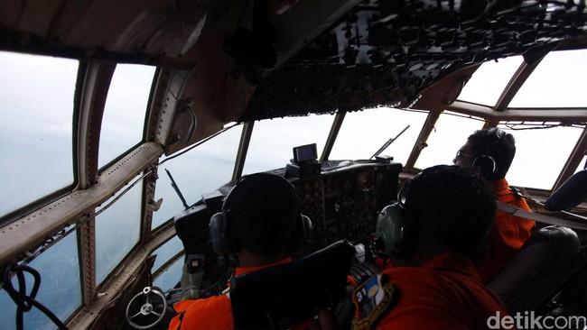 Enam pesawat itu terdiri dari jenis CN, Boeing, Hercules dan helikopter. Armada itu difokuskan untuk evakuasi korban AirAsia QZ850 pada operasi SAR Rabu besok.