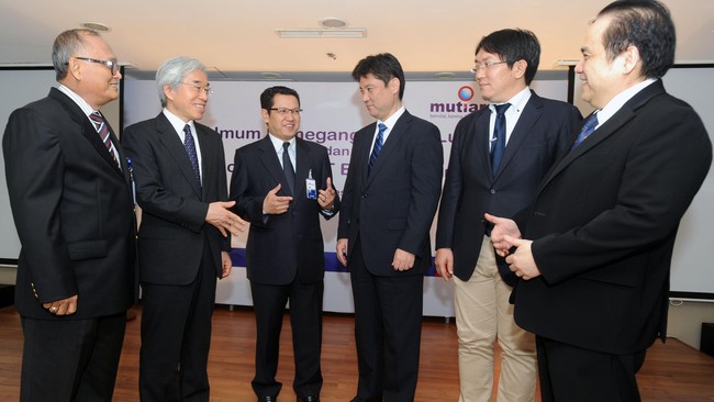 Pemegang saham mayoritas Bank Mutiara ingin manajemen fokus melakukan konsolidasi bisnis sebelum memperdagangkan kembali sahamnya di Bursa Efek Indonesia.