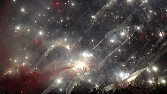Tak peduli bahwa Piala Dunia Antarklub hanya dipandang sebelah mata, belasan ribu pendukung River Plate terbang ke Jepang untuk mendukung timnya.