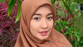 Laudya Cynthia Bella Berhijab, Zaskia Sungkar Terharu