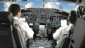 Tertunda 20 Jam, Pilot Tulis 32 Surat Absen Sekolah