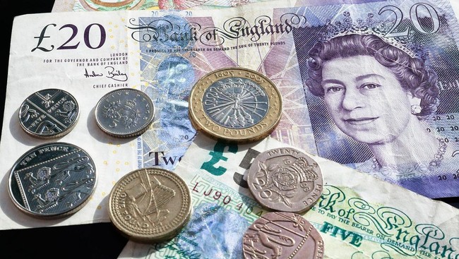 Uang kertas, koin, dan prangko kemungkinan akan diganti usai meninggalnya Ratu Elizabeth II.