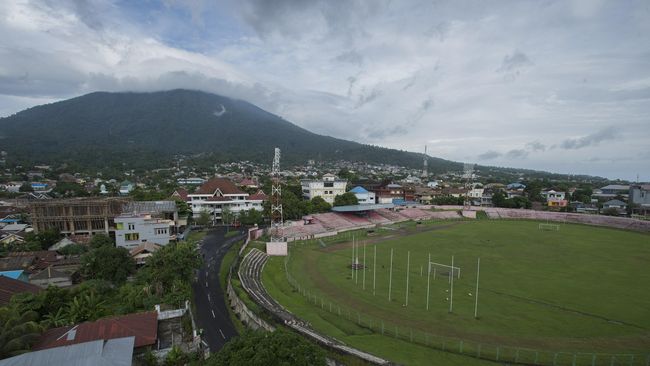 Sejak 2015, Gunung Gamalama masih berstatus waspada. Sampai saat ini, wisatawan masih dilarang mendekat dalam radius 1,5 kilometer dari kawah.