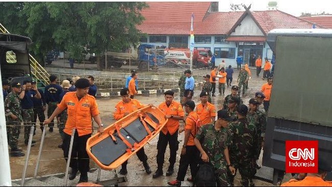 Menggunakan KRI Banda Aceh, tim gabungan akan membawa peralatan selam menuju perairan Muara Kumai.