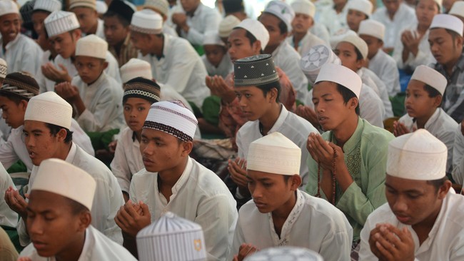 Kementerian Agama Kabupaten Maros memanggil pimpinan pondok pesantren (ponpes) yang diduga berafiliasi dengan kelompok organisasi radikal Khilafatul Muslimin.