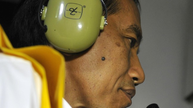 Setelah tiba di Bali sekembalinya dari Kamboja, Presiden Jokowi terlihat kembali lepas landas menggunakan pesawat kepresidenan meninggalkan Pulau Dewata.