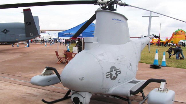 Amerika Serikat mengirim kapal laut USS Fort Worth yang membawa pesawat tanpa awak MQ-8B untuk membantu evakuasi korban AirAsia di Selat Karimata.