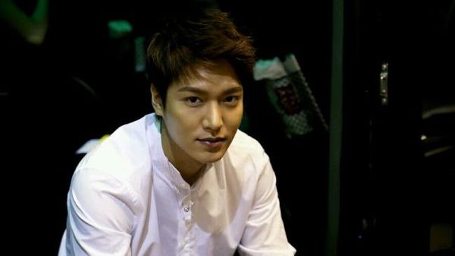 Lee Min Ho akan meluncurkan album musik internasionalnya pada bulan Maret 2017 mendatang.