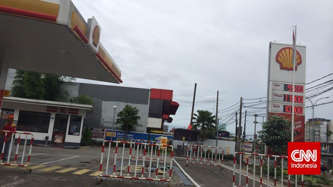 Produk BBM Shell jenis Super (Ron 92) turun harga sebesar Rp 350 per liter, V-Power (Ron 95) turun Rp 450 per liter dan Diesel turun Rp 300 per liter.