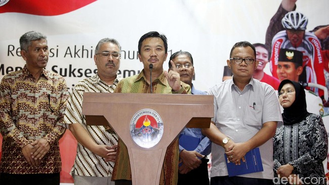 Pengamat sepak bola, M. Kusnaeni, berpendapat bahwa waktu tiga bulan yang diberikan oleh Menpora kepada Tim Sembilan tidak cukup.