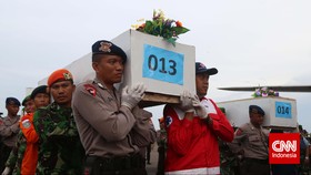 Pencarian Badan Pesawat Dilakukan Hingga Pagi
