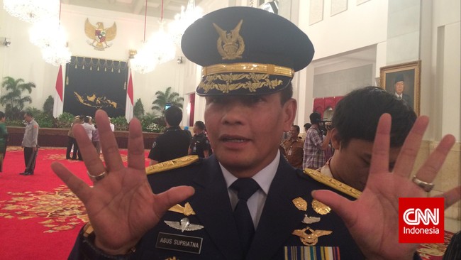 Lantaran sedang umroh, mantan KSAU Agus Supriatna belum bisa memenuhi panggilan KPK untuk diperiksa sebagai saksi kasus heli AW-101.