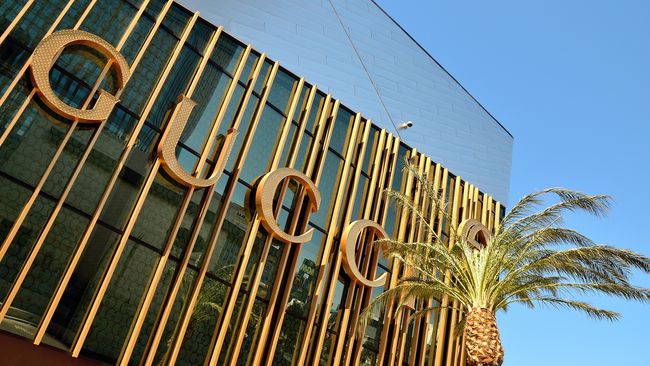 Restoran 1921 milik rumah mode Italia terkenal, Gucci dibuka di Shanghai. Restoran ini adalah restoran full service pertama Gucci di dunia.