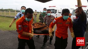 12 Jenazah Korban AirAsia Jalani Proses Identifikasi