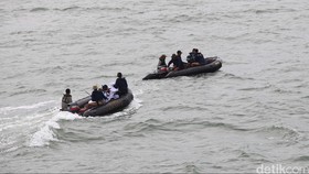 Korban Perahu Terbalik Berisi WNI di Malaysia Masih Dicari