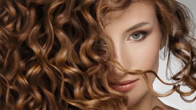 Kerusakan Rambut Tak Hanya karena Proses Styling