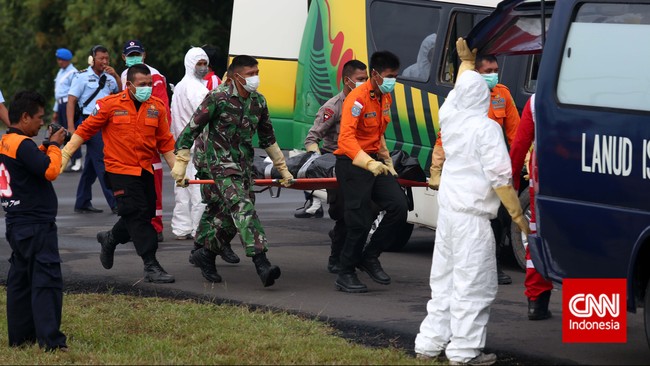 Badan SAR Nasional (Basarnas) akan kembali pada prioritas utama operasi pencarian dan evakuasi korban serta pesawat AirAsia QZ8501.