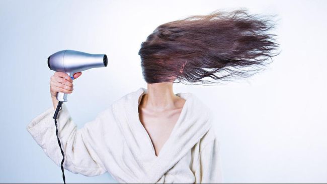 Kontes Membekukan Rambut di Kanada Berhadiah Puluhan Juta Bagi yang merasa kreatif, silakan ikuti kontes membekukan rambut di tengah suhu minus 20 derajat Celcius di Yukon, Kanada.