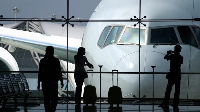 Pembangunan Terminal 3 Ultimate Bandara Internasional Soekarno-Hatta ditargetkan tuntas dan beroperasi pada tahun depan.