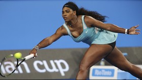 Bertanding Terlalu Pagi, Serena Tetap Menang