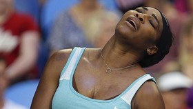 Serena Williams Kesal Kalah Dua Kali