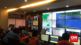 Memantau Bencana 24 Jam dari Satu Ruangan