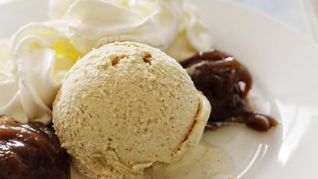 Secara teknis, gelato adalah bahasa Italia untuk es krim. Tapi, gelato tidaklah sama dengan es krim.