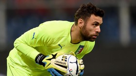 Sirigu Tinggalkan PSG dan Gabung Sevilla