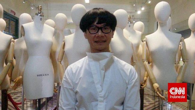 Merayakan perjalanan karier selama 25 tahun, Didi Budiardjo akan menyelenggarakan sebuah pameran busana melintasi waktu dan zaman yang bertema pilgrimage.