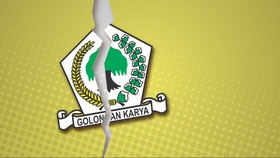 Dualisme Kepemimpinan Turunkan Pamor Golkar