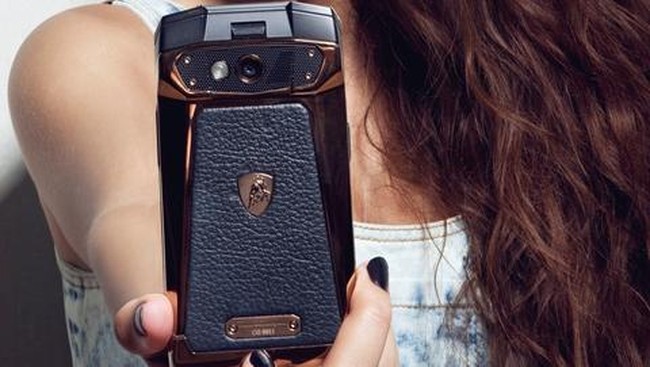 Tonino Lamborghini 88 Tauri adalah ponsel pintar yang dibuat oleh perusahaan milik anak dari Ferrucio Lamborghini, yang tak lain adalah pemilik Lamborghini.
