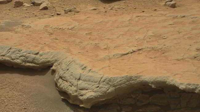 Pesawat robotika Curiosity milik NASA yang bertugas menjelajahi permukaan Mars kembali mendeteksi komponen lain yang bisa menopang kehidupan, yaitu nitrogen.