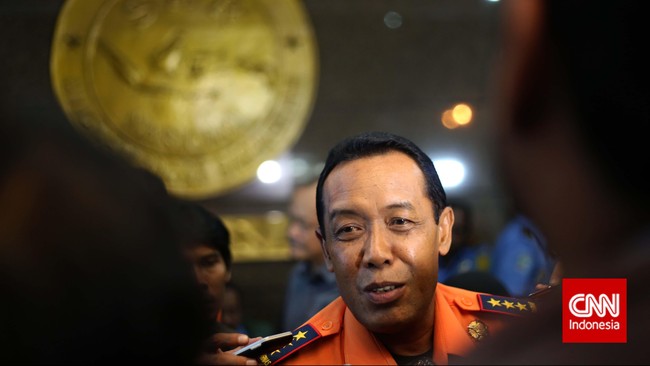 Tanpa mengecilkan harapan keluarga korban, Badan SAR Nasional dalam waktu dekat kemungkinan akan mengakhiri pencarian korban AirAsia QZ8501.