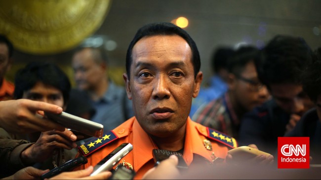 Sejak Kamis (8/1), Panglima TNI Jenderal Moeldoko berada di perairan Pangkalan Bun untuk memantau langsung operasi pencarian dari Kapal KRI Banda Aceh.