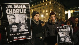 Surat Kabar Jerman Dibakar