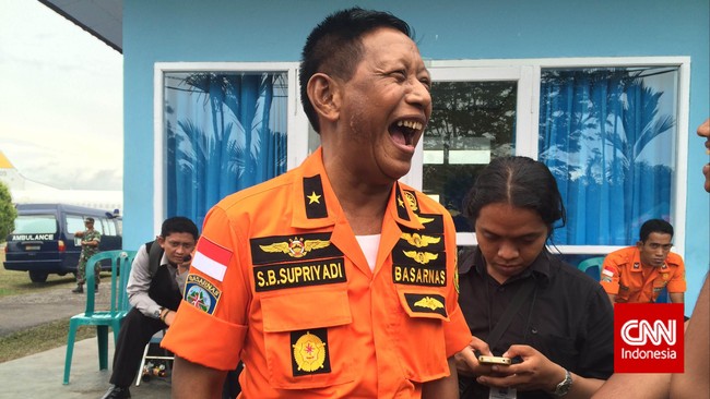 Bercanda dengan pewarta, menghubungi keluarga setiap malam hingga masak sayur lodeh jadi penghilang stres para personel tim SAR.