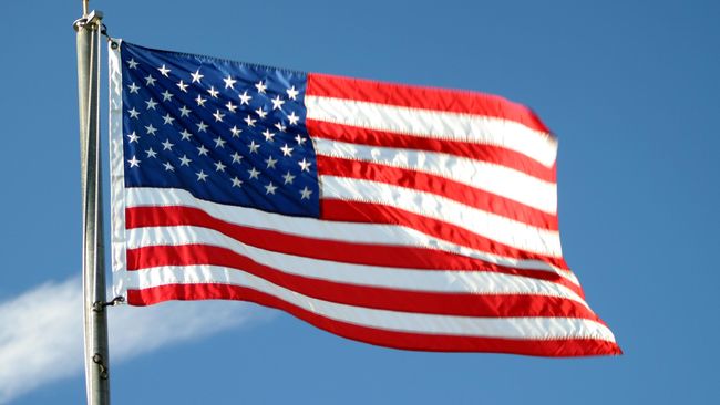 Visa Amerika Serikat adalah dokumen resmi yang memberikan izin masuk ke AS dan memerlukan serangkaian evaluasi yang ketat sebelum diterbitkan.