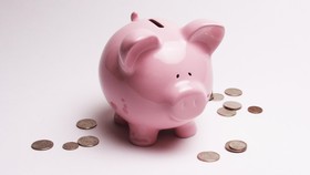 Tip Siapkan Dana Darurat Hadapi Resesi Ekonomi